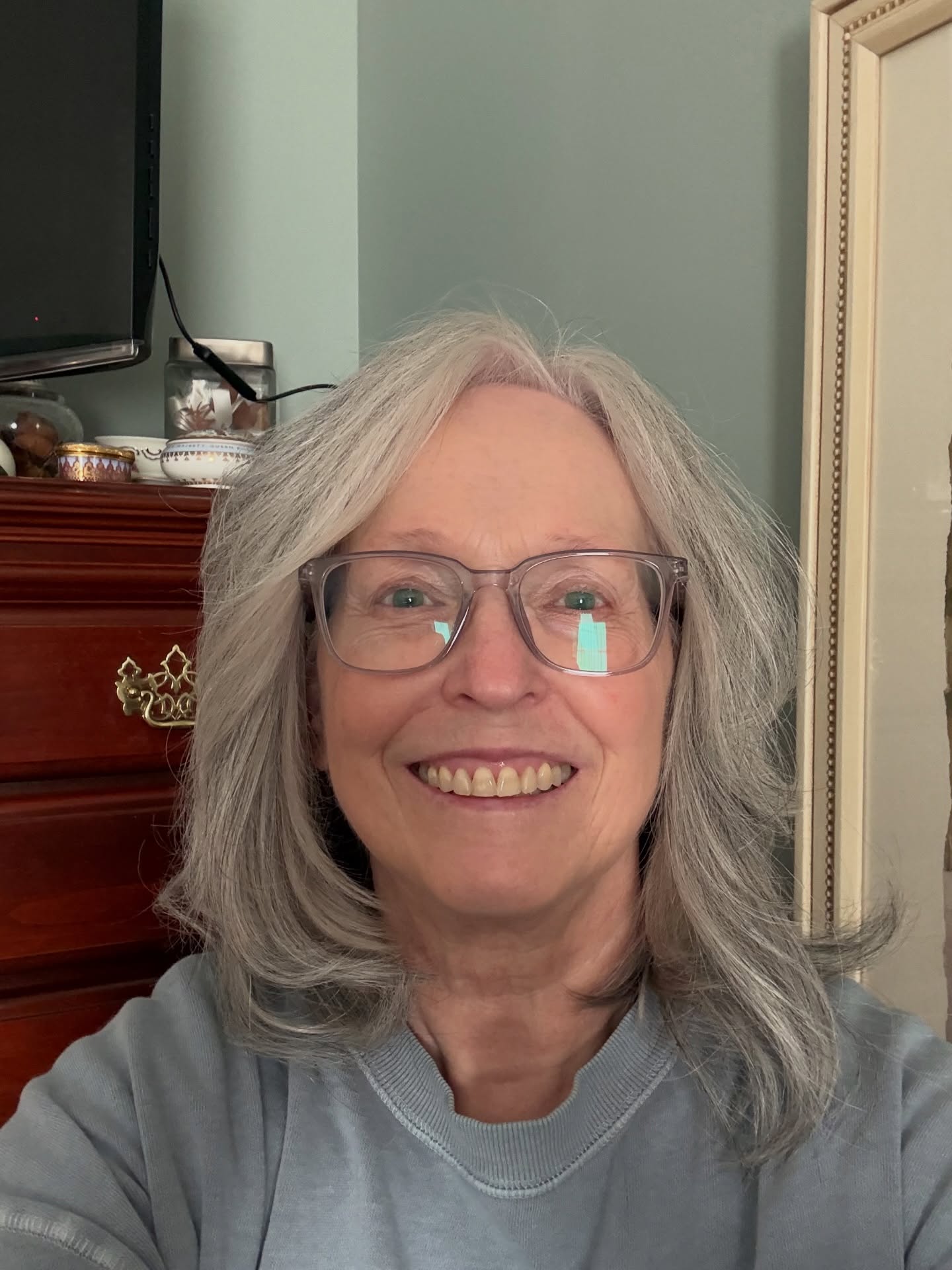 Somebody jumped on the #helperhair train today!  Well, a few days ago, I received this topper from @uniwigs.official but have been too afraid to do much with it.  I just kept opening the lid and looking at it.  Today was the day to try it!  I’ve still got some learning to do, but gosh!! This is the hair I’ve always wanted! #hairtoppers #thinninghair #thehairiwanted #itsmineiboughtit