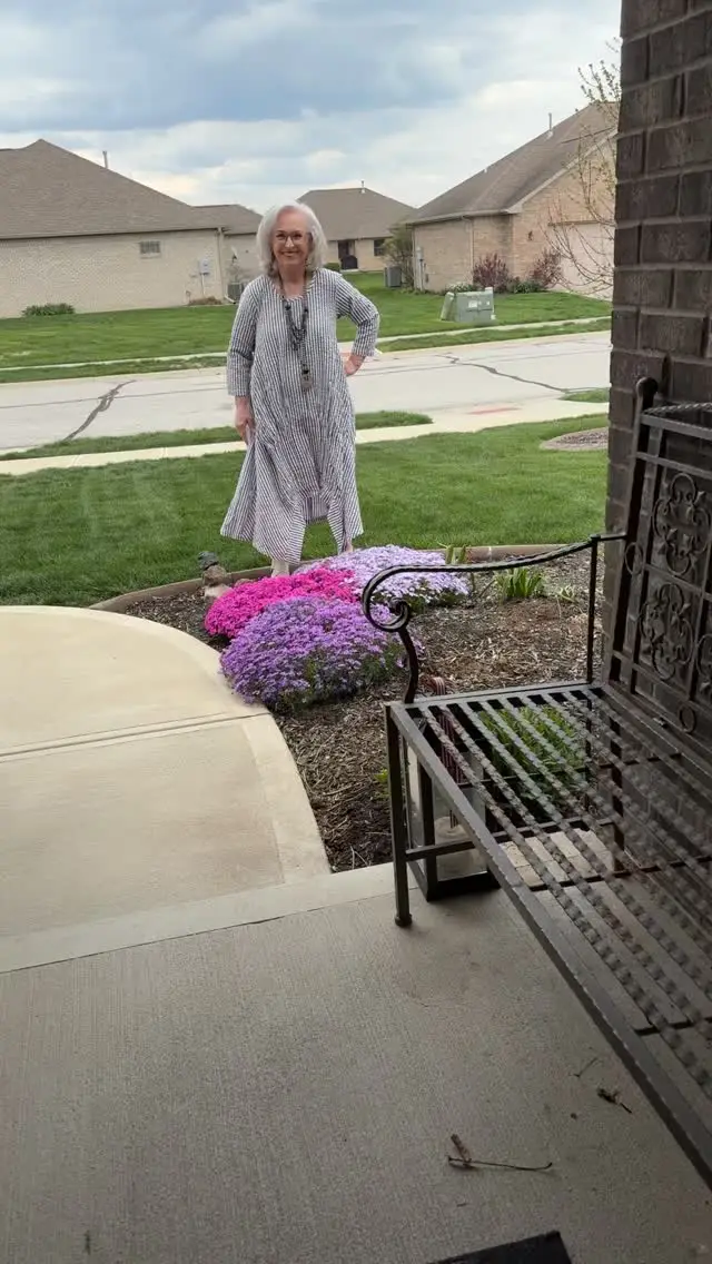 It’s a beautiful day here and even more beautiful in this {gifted} @tulipclothingusa Lexi Dress in Murphy Seersucker!  Are you a fan of seersucker?  I definitely am, and this dress has these fun pintucks on the sides.  Adding even more interest is the asymmetrical hem!  This dress will be on repeat all summer long, and it’s got pockets! #tulipclothingusa #indianapolisfashionblogger #oversixtyandfabulous #oversixtyfashion #silversisters