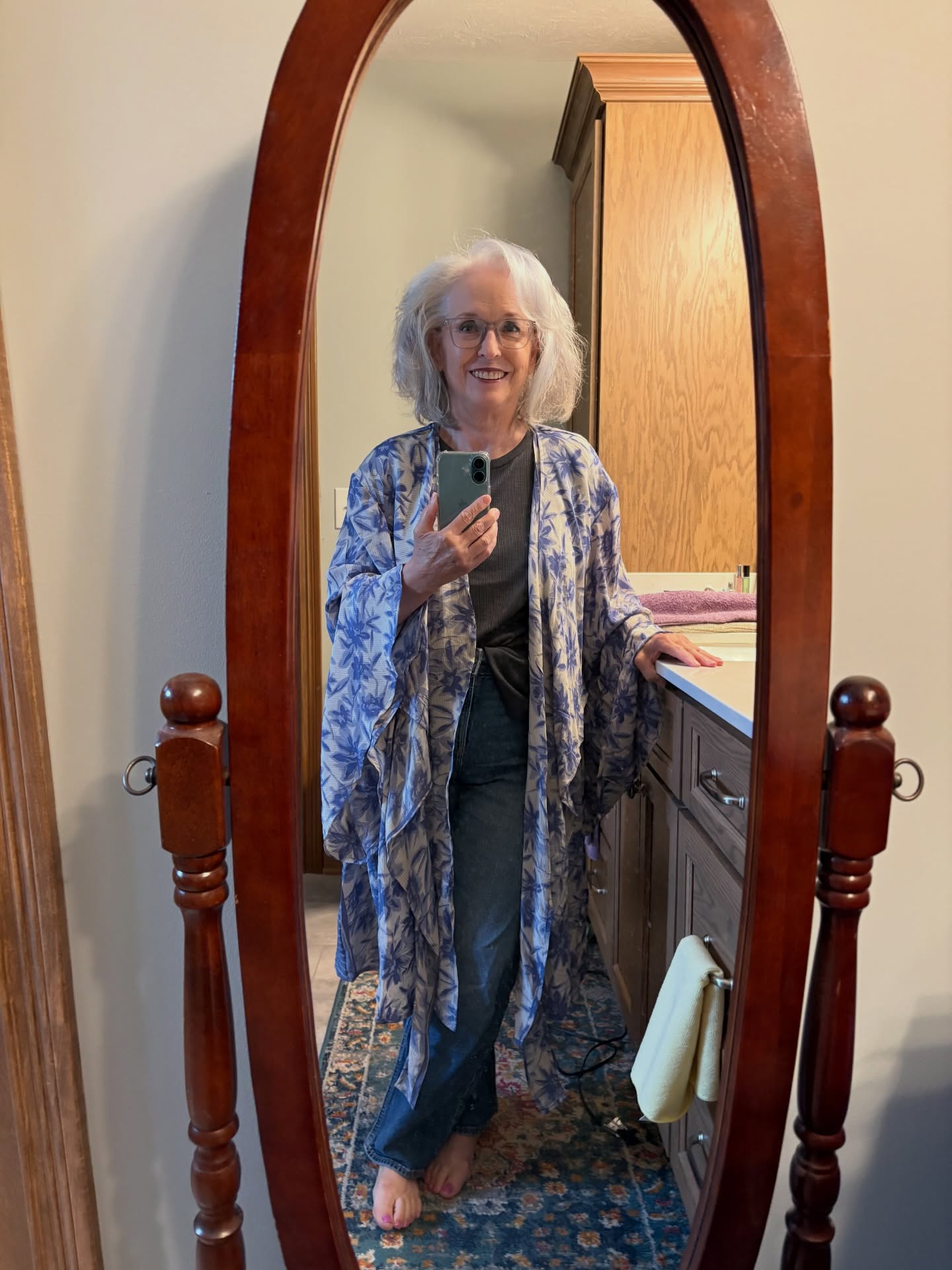 It’s another week gone by so it’s time to link up with @coffeecocktailsamyscott and me!  That’s another Fashion Files for you bloggers.  Click the link and link up your favorite posts! I’m wearing @kanthabae Spellbound shortie kimono over jeans and a tee, but you can see a whole week’s worth of outfits on the post! #fashionfiles #kimonofashion #oversixtyandfabulous #styleinspiration